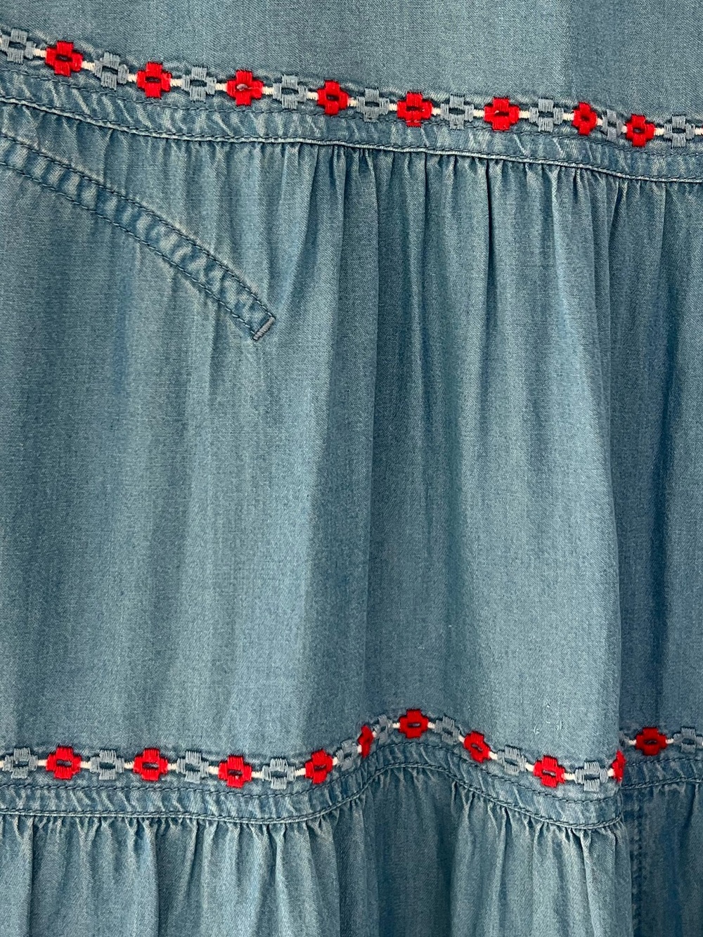 John Mark Chambray Tiered Embroidered Sleeveless Dress Medium - Picture 4 of 10